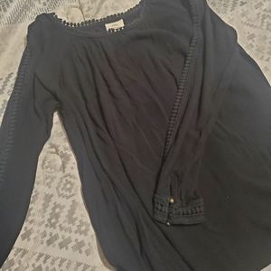 Medium Knox Rose Maternity Shirt